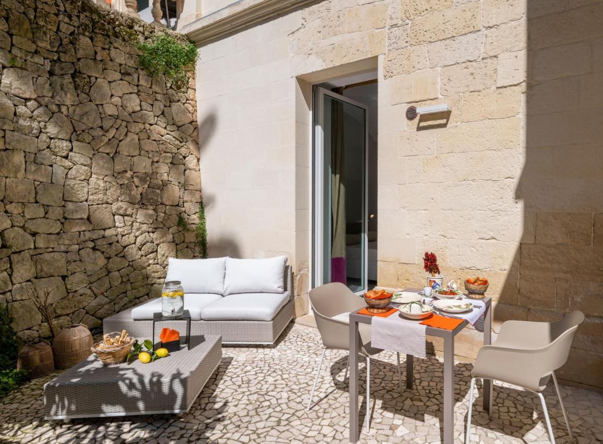 Dimora Storica Muratore Bed and Breakfast Lecce Exterior foto