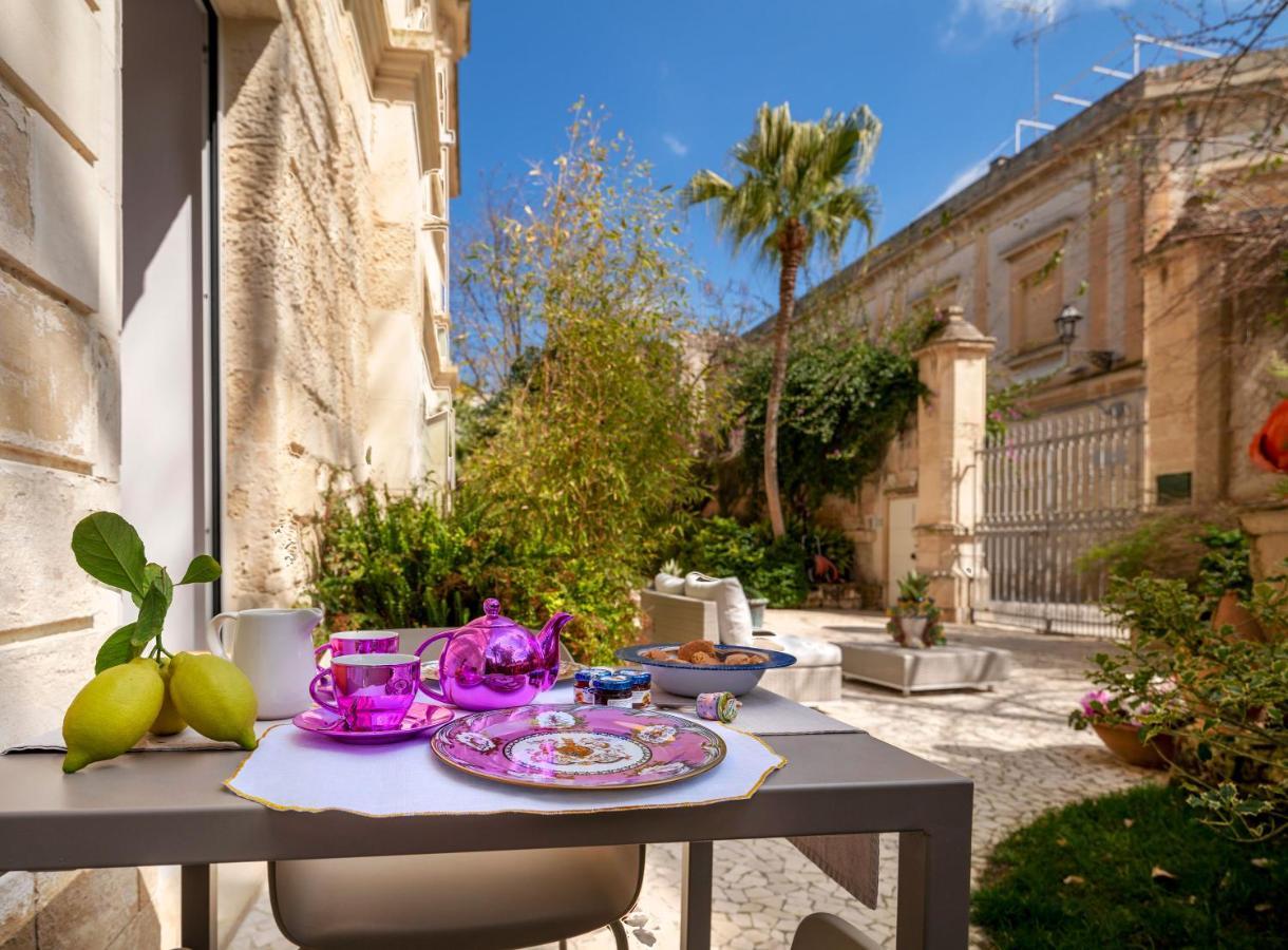 Dimora Storica Muratore Bed and Breakfast Lecce Exterior foto